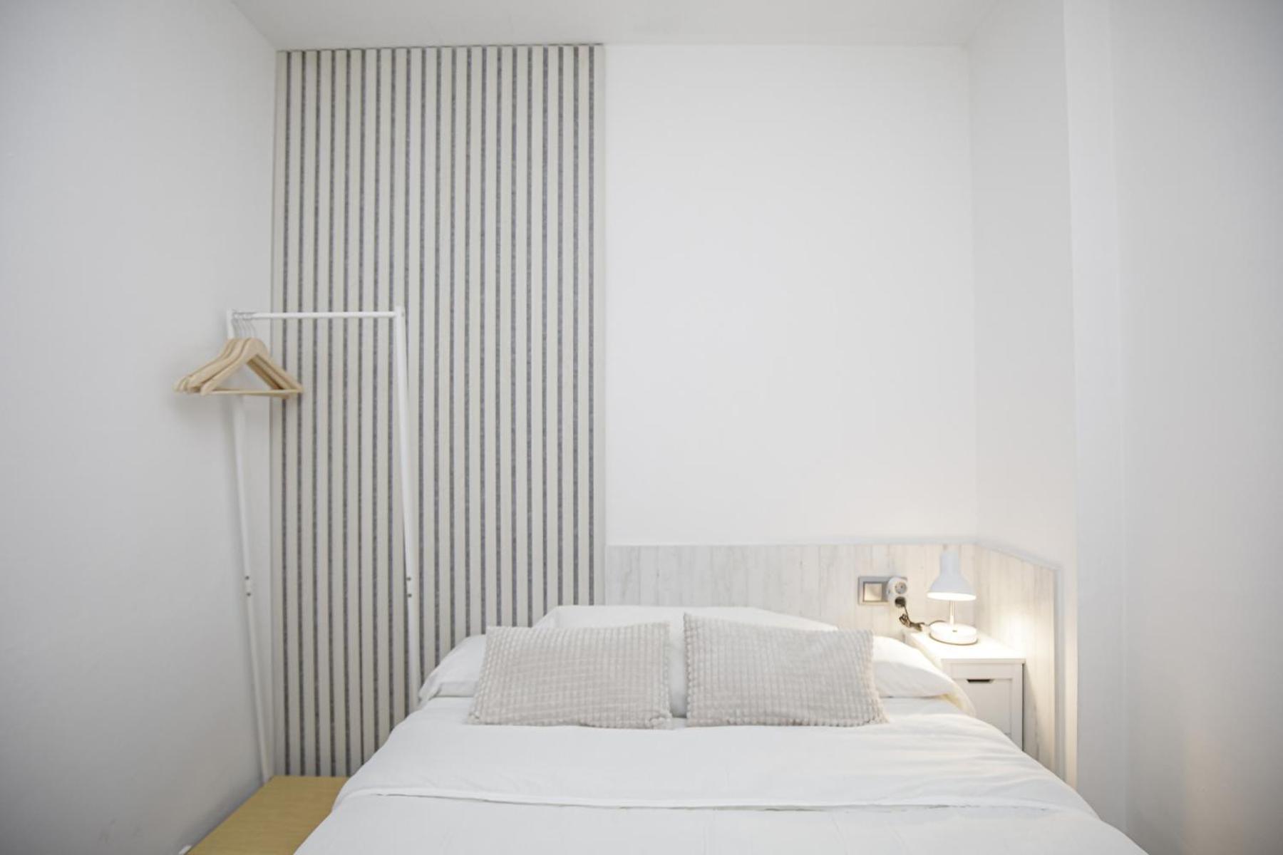 Apartamento Con Gran Terraza En ชีโรนา ภายนอก รูปภาพ