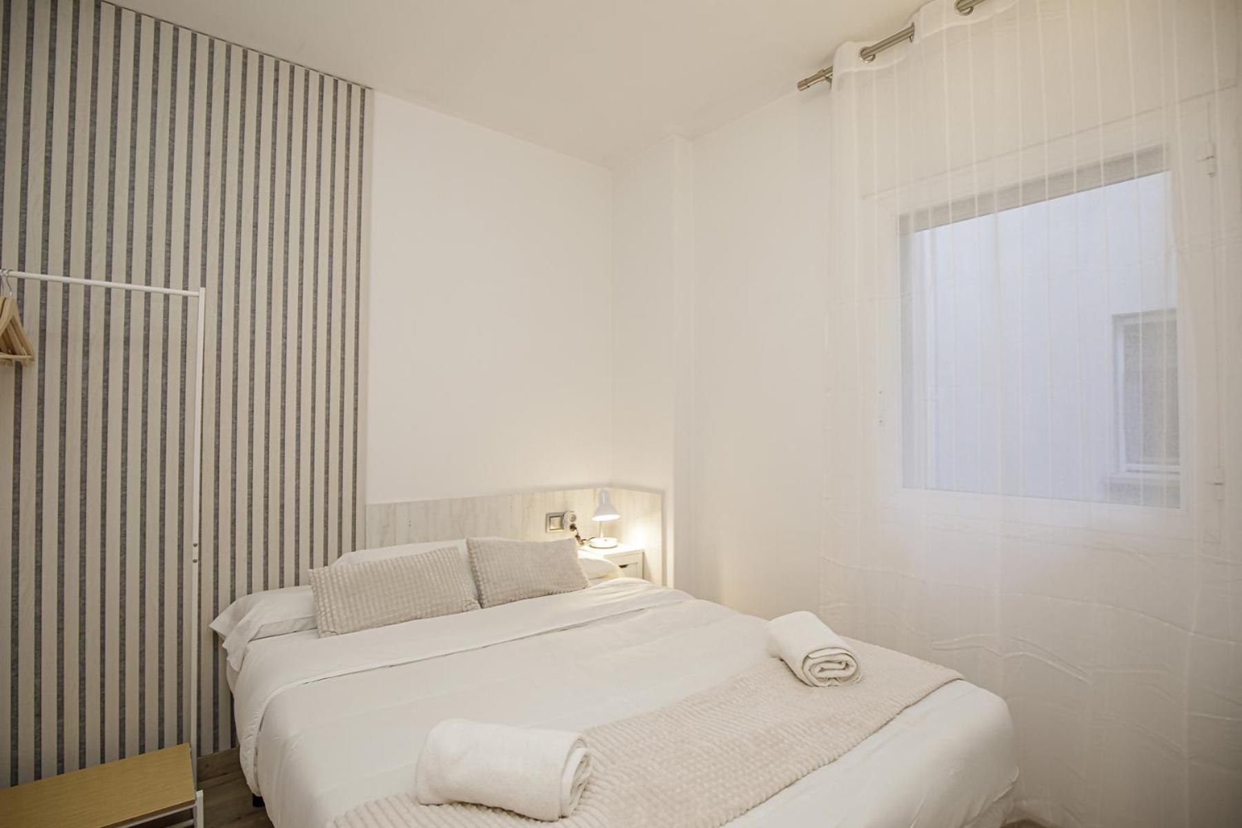 Apartamento Con Gran Terraza En ชีโรนา ภายนอก รูปภาพ