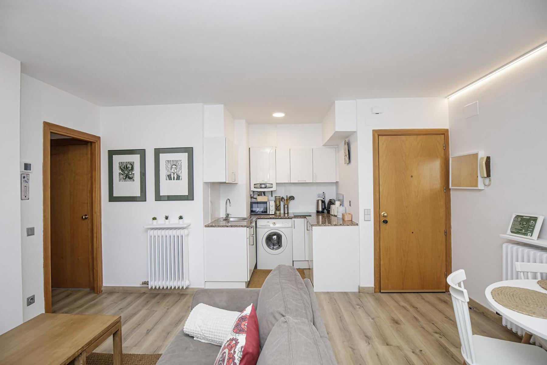 Apartamento Con Gran Terraza En ชีโรนา ภายนอก รูปภาพ
